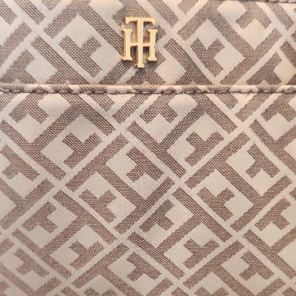 Tommy Hilfiger Brown and Tan Logo Tote - Picture 2 of 7
